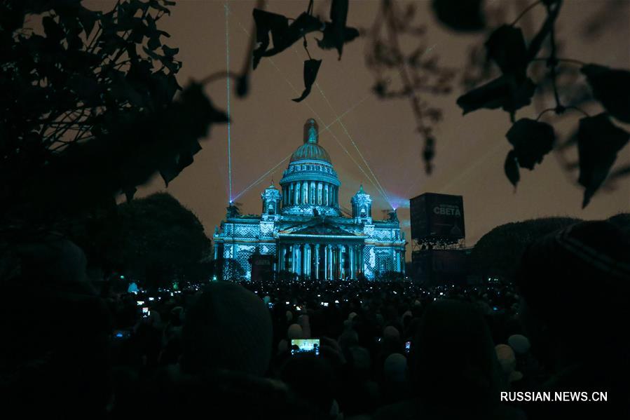 Фестиваль света в Петербурге