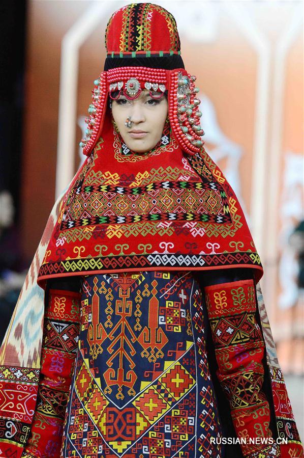 Показы новых коллекций на Ташкентской неделе моды