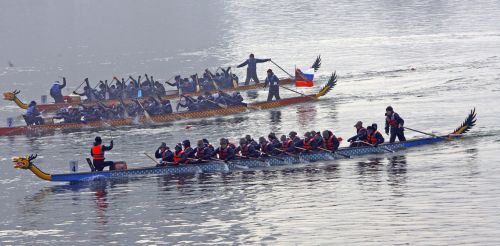 Зимние соревнования по гребле на лодках "Дракон" стартовали в Цзилине