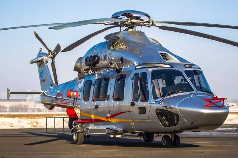 Новейший китайский средний многоцелевой вертолет AC352 совершил первый полет