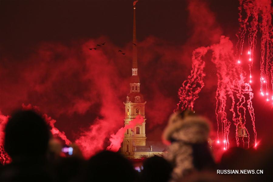 Новогодний фейерверк в Петербурге