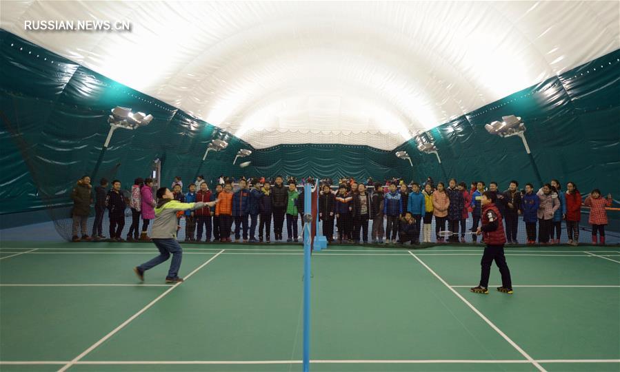 Надувной спортзал со встроенным воздушным фильтром защитит школьников от смога в провинции Хэбэй