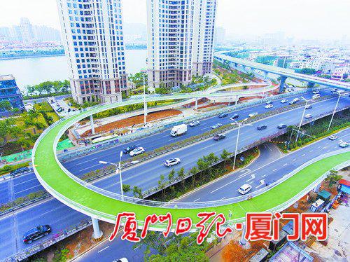 В Сямэне построена первая в Китае воздушная велосипедная дорожка