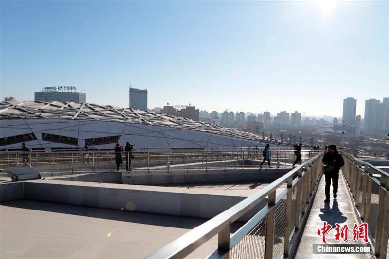 Километровый смотровой коридор открыт на крыше пекинского стадиона "Птичье гнездо"