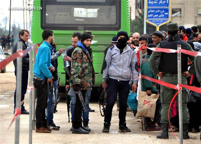 Из Хомса начали вывозить последних антиправительственных вооруженных боевиков