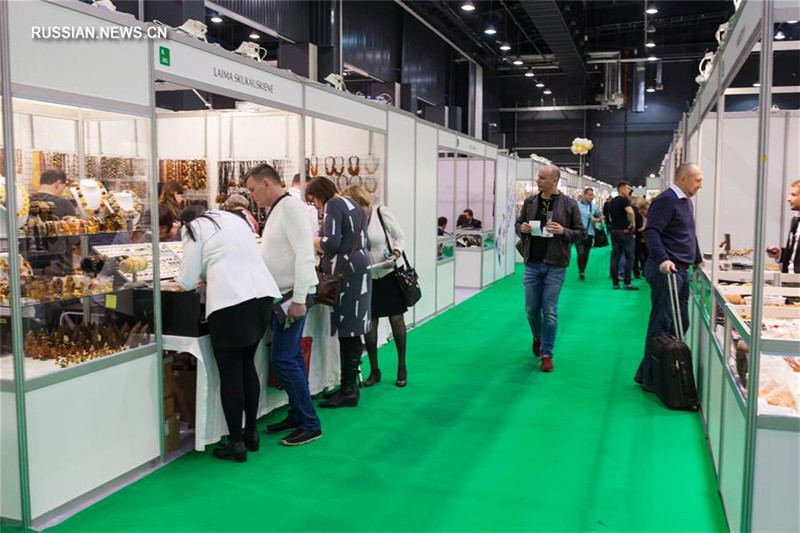 В Польше открылась 24-я Международная выставка янтаря, ювелирных изделий и драгоценных каменей