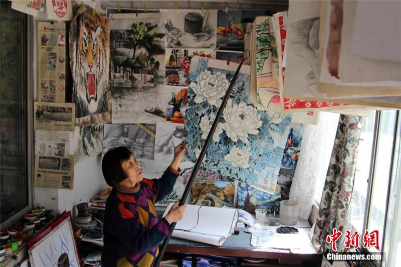 Пенсионерка из провинции Хэбэй нарисовала более 10 тысяч картин