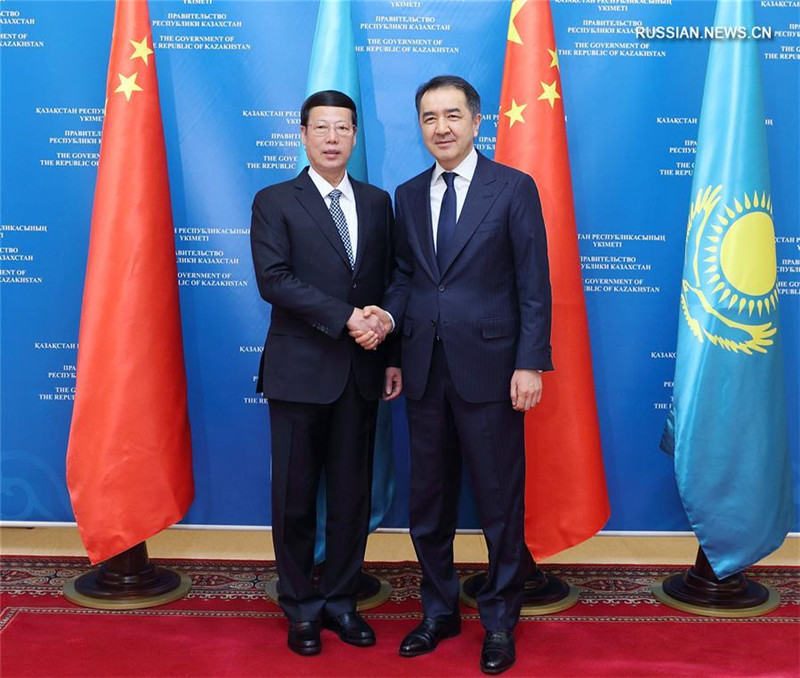 Чжан Гаоли провел встречу с премьер-министром Казахстана Б. Сагинтаевым