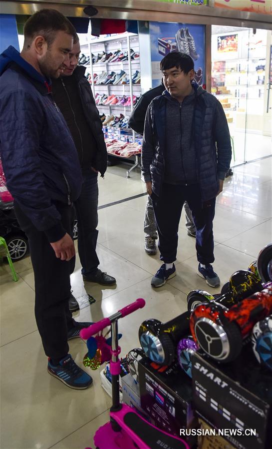 В Хоргосе процветает приграничная торговля