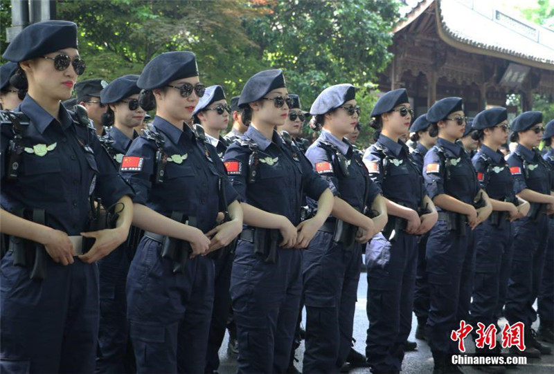 Женский патруль стал «новой визитной карточкой» ландшафтного парка озера Сиху