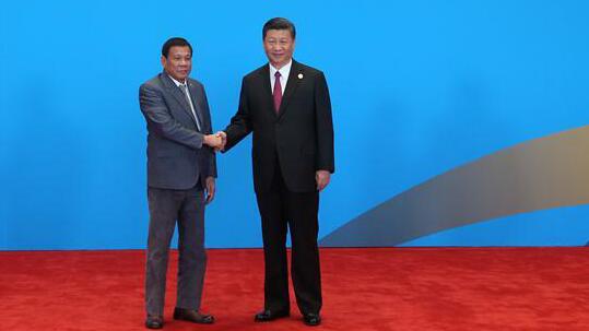 Си Цзиньпин встретил участников саммита за круглым столом Форума "Пояса и пути"