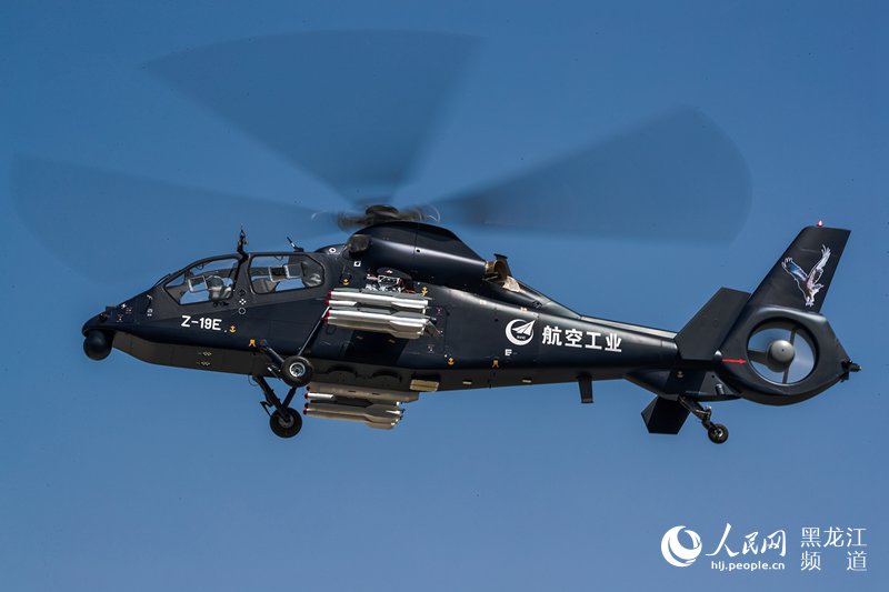 Китайский ударный вертолет Z-19E совершил первый полет в Харбине