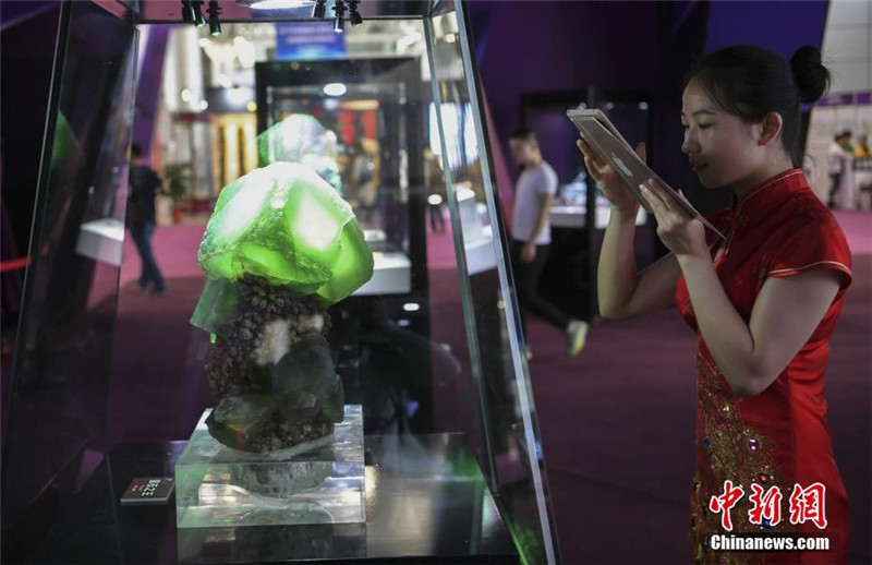Международная ярмарка драгоценных камней открылась в провинции Хунань