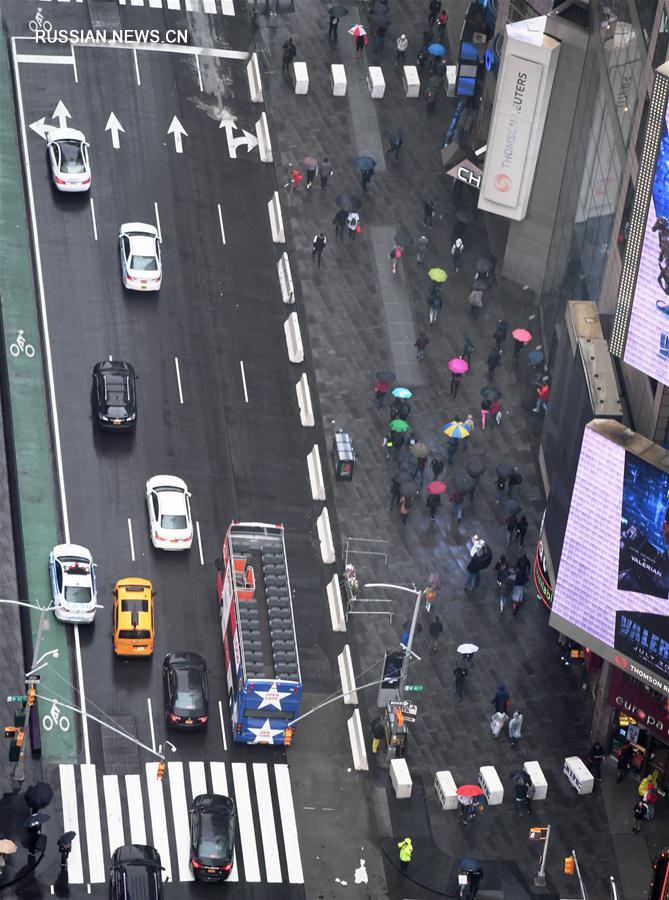 На Таймс-сквер в Нью-Йорке усилены меры безопасности