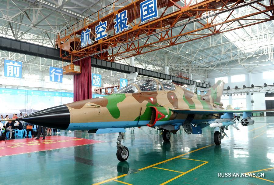 Китай создал экспортную версию многоцелевого учебно-боевого самолета "Шаньин"