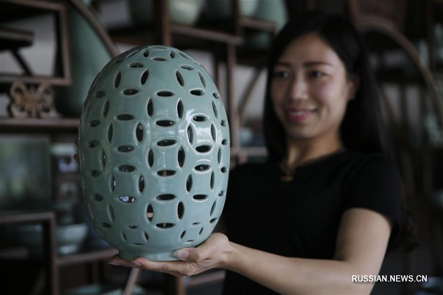 Керамика "жуяо" из провинции Хэнань открывает новые рынки