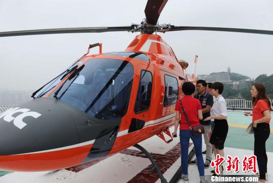 Первый медицинский вертолет в Чунцине введен в эксплуатацию