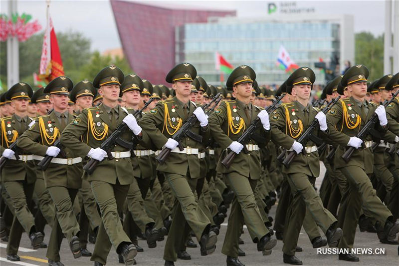 Военный парад в честь Дня независимости в Минске