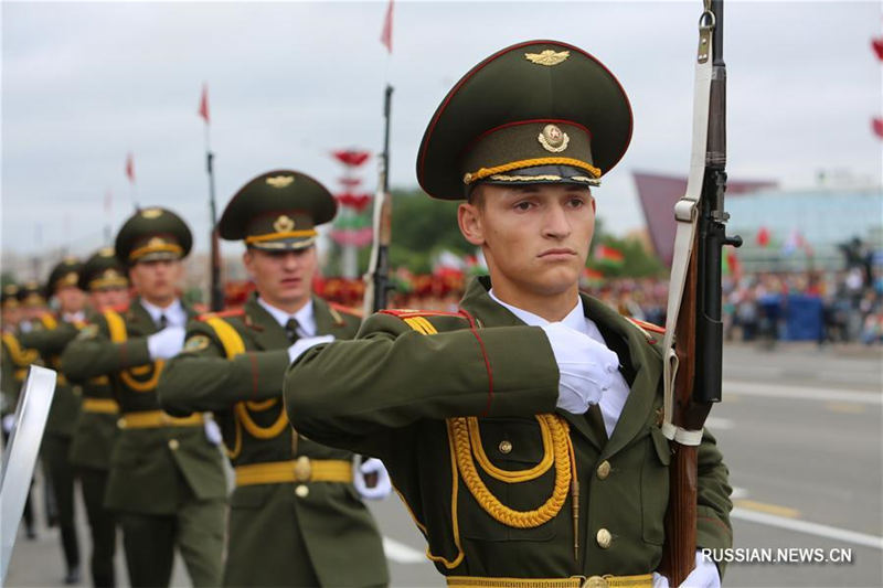 Военный парад в честь Дня независимости в Минске