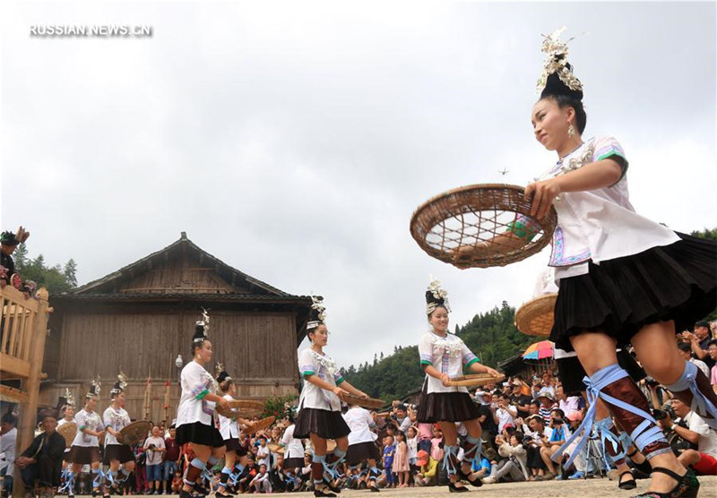 Праздник народности дун "Ханьтяньцзе" отметили в провинции Гуйчжоу