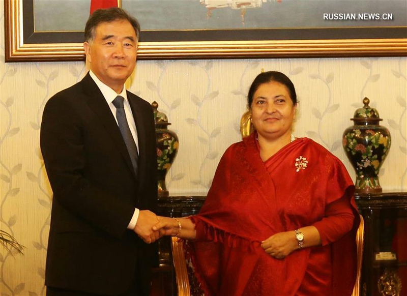 Президент и премьер-министр Непала провели встречи с Ван Яном