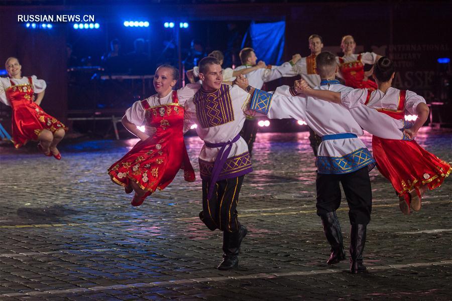 Первый день 10-го Международного военно-музыкального фестиваля "Спасская башня" в Москве