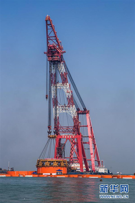 Завершены работы по забивке стальных цилиндрических свай западного искусственного острова моста Шэньчжун 