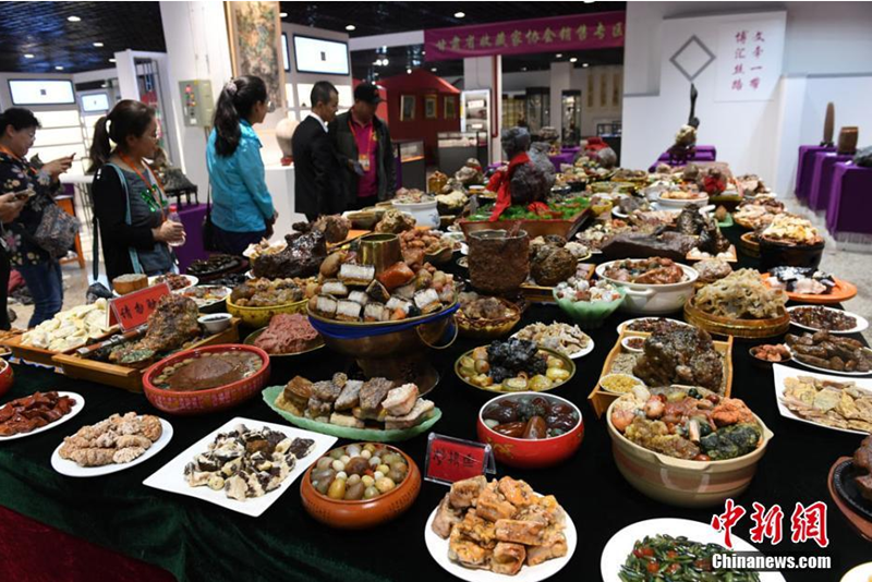 Банкет из 118 «каменных блюд»прошелв Дуньхуане