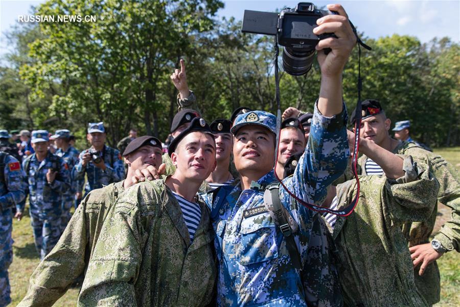 Морские пехотинцы Китая и России провели совместное антитеррористическое состязание