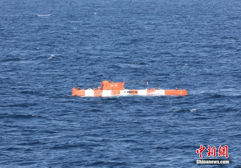 Военные корабли Китая и России начали отрабатывать разные эпизоды в рамках второго этапа совместных учений "Морское взаимодействие-2017"
