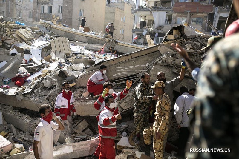 В результате землетрясения на границе Ирака и Ирана, в иранской зоне стихии погибли 328 человек