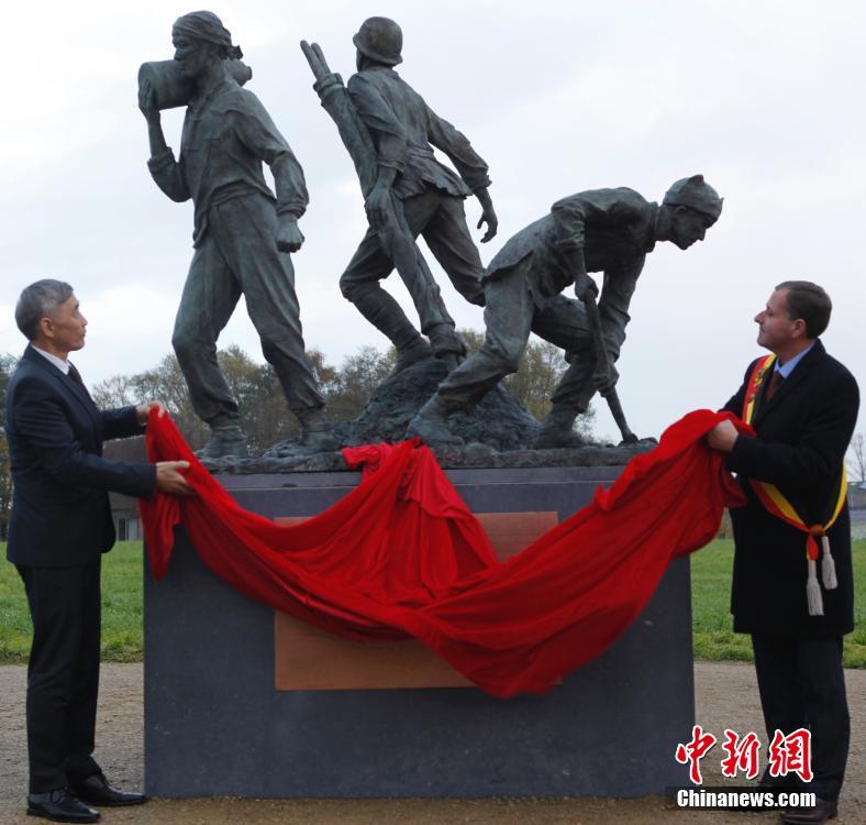 В Европе открылась статуя в честь китайских рабочих в Первую мировую войну