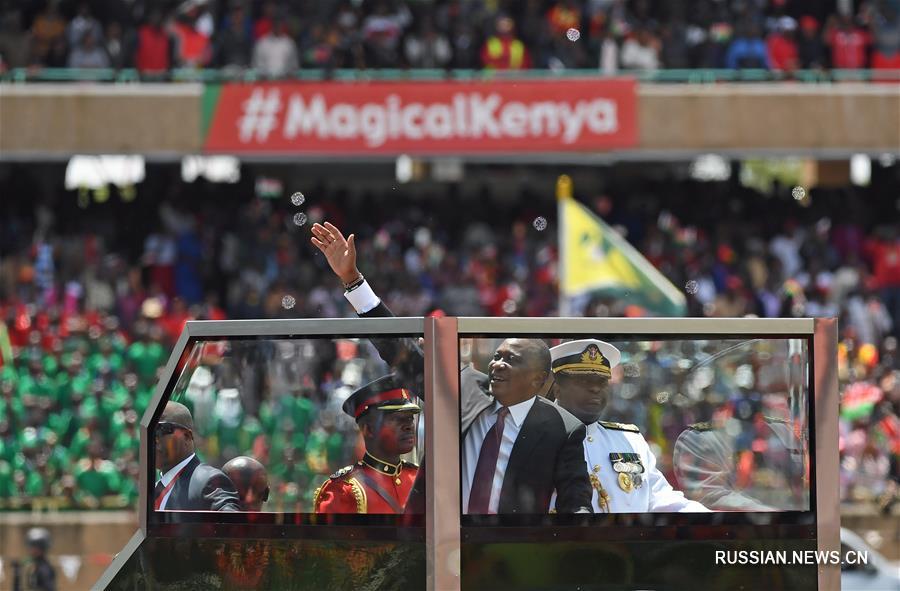 Избранный на второй срок президент Кении Ухуру Кениата приведен к присяге