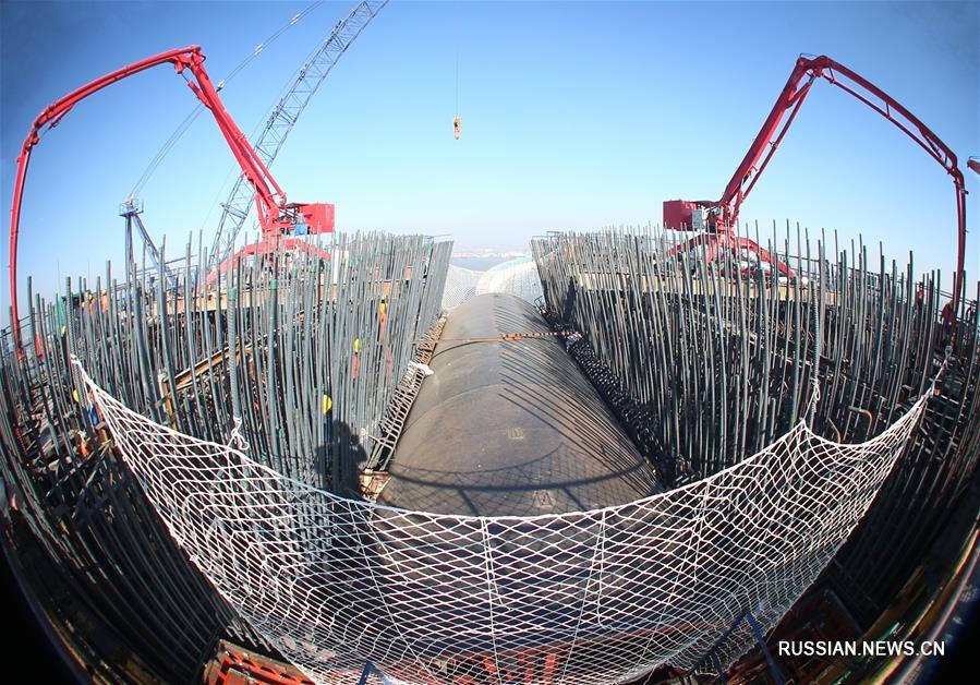 Строители 28-й опоры моста Хутун через Янцзы преодолели отметку 200 м
