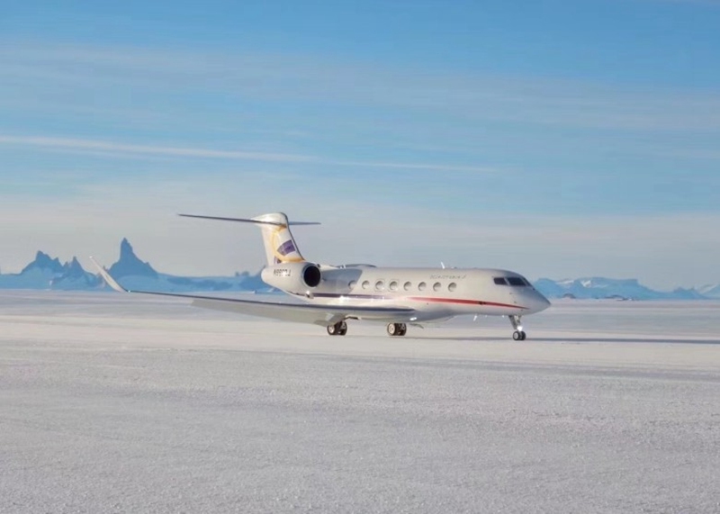 Китайский пассажирский самолет впервые совершил посадку в Антарктиде