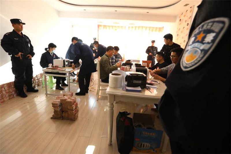 Полиция города Шэньян арестовала 364 млн юаней наличных