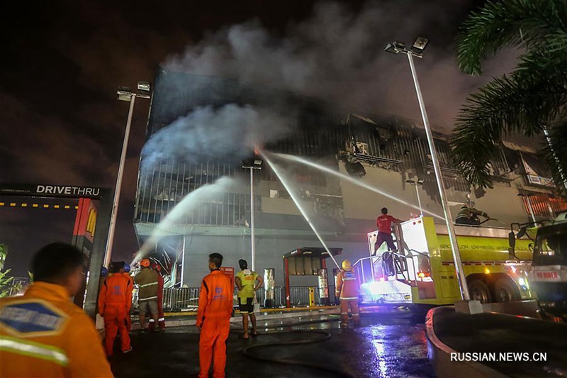 37 человек могли погибнуть при пожаре в торговом центре на юге Филиппин