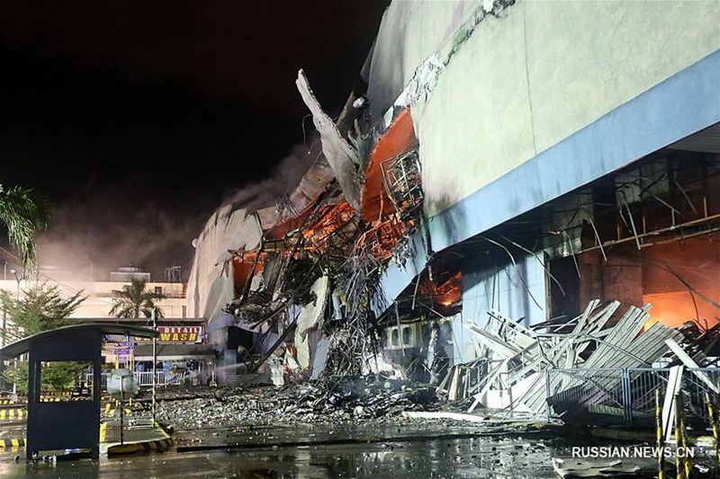 37 человек могли погибнуть при пожаре в торговом центре на юге Филиппин