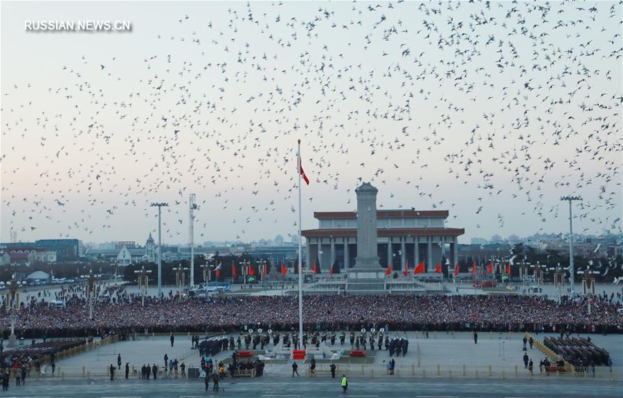 Церемония поднятия государственного флага на площади Тяньаньмэнь впервые проведена НОАК