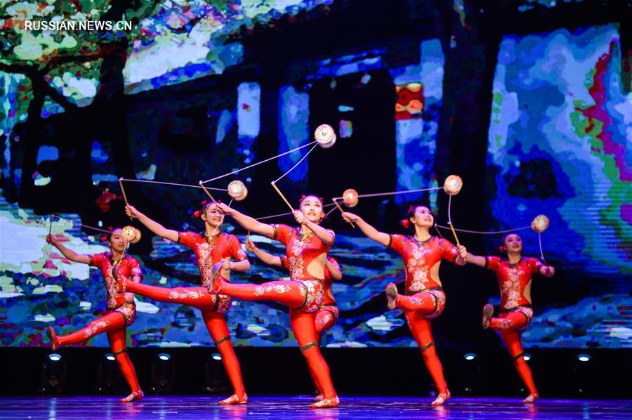 В Пекине открылся 2-й Фестиваль циркового искусства региона Пекин-Тяньцзинь-Хэбэй