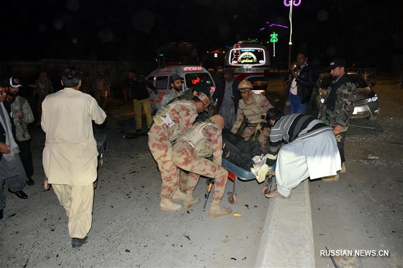 В результате взрыва в Пакистане погибли как минимум семь человек, еще 28 пострадали
