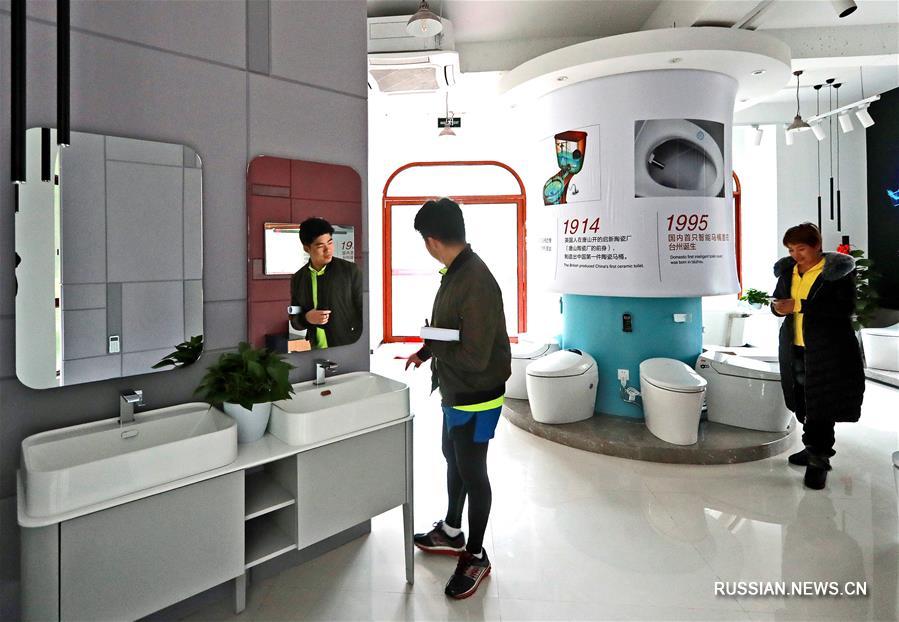 Современный общественный туалет в городе Тайчжоу провинции Чжэцзян