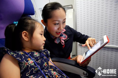 В китайских самолетах разрешили пользоваться мобильным телефоном