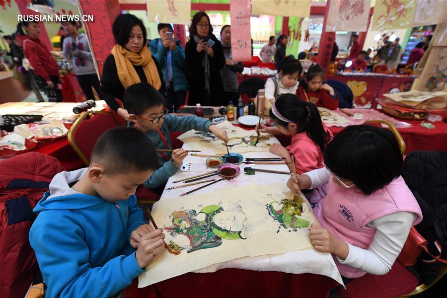 В Пекине проходит предновогодняя детская храмовая ярмарка