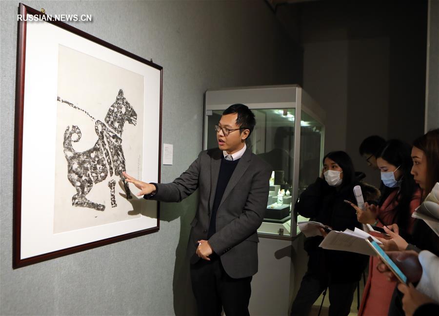 В музее Китайского университета Сянгана открылась выставка по случаю наступающего года Собаки