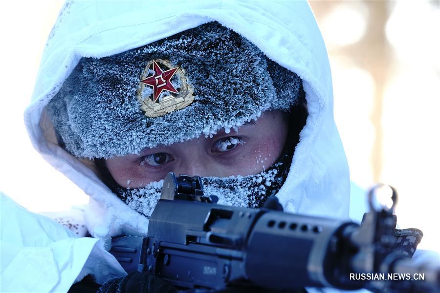 Патрулирование границы между Китаем и Россией в лютый мороз