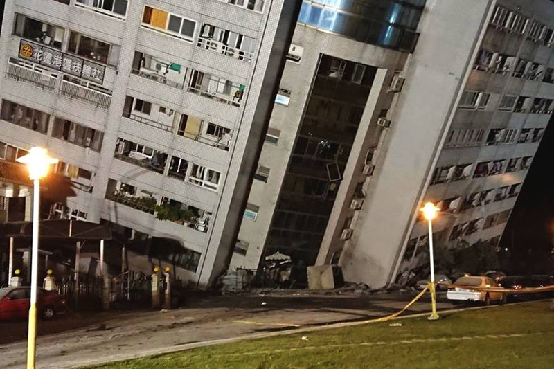 До четырех человек возросло число погибших в результате землетрясения на Тайване