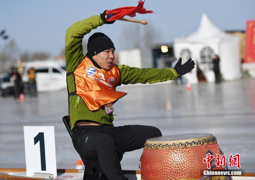 В городе Цзилинь стартовали Первые мировые соревнования на драконьих лодках по льду