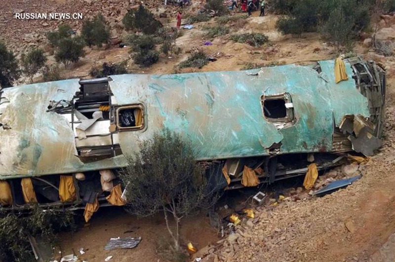 В Перу не менее 35 человек погибли при падении автобуса в пропасть