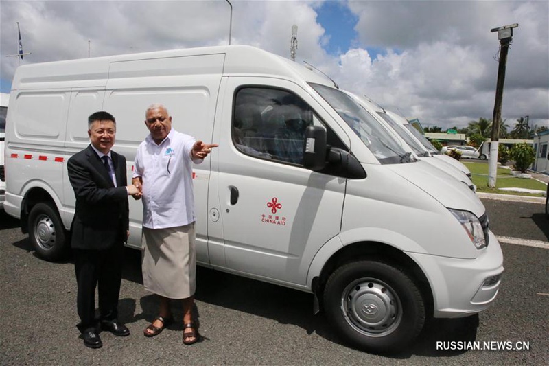 Китай передал в дар Республике Фиджи служебные автомобили